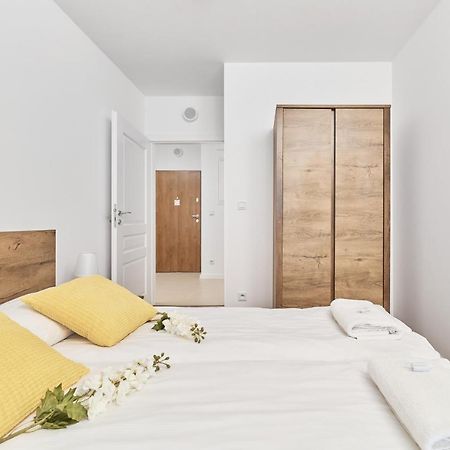 Apartment Krakowska 39 With Ac & Parking & Loggia Wroclaw By Noclegi Renters Екстер'єр фото